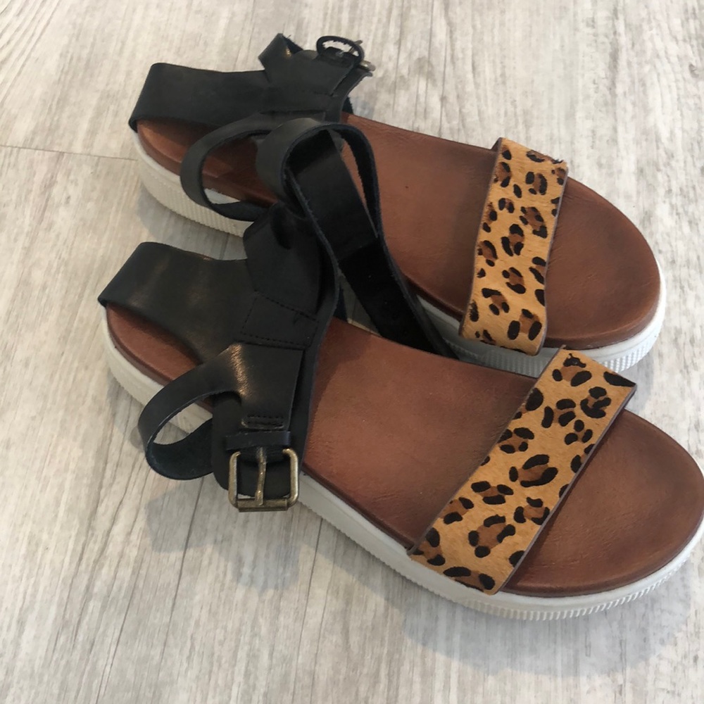MIA sz 8 Women’s sandals